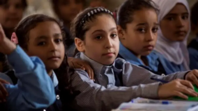 وزارة التعليم تنفي حذف الوحدات الأخيرة وتؤكد استمرار المناهج كما هي