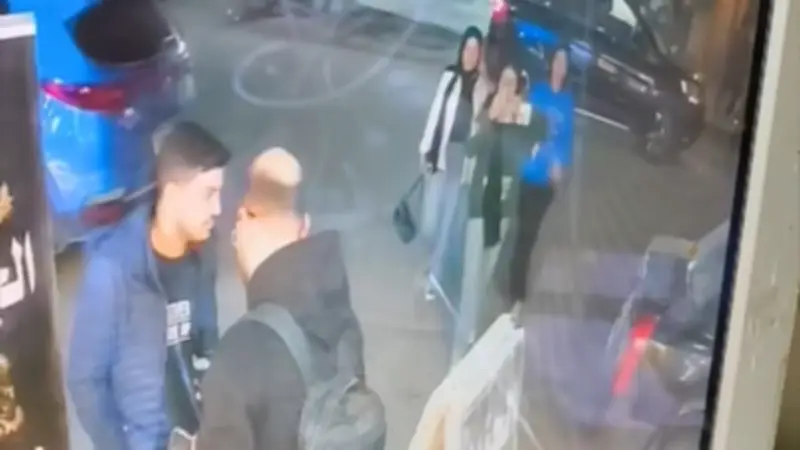 تبادل اتهامات بالتحرش والابتزاز بين شاب وفتيات يكشف خلفية خلافات عائلية قديمة