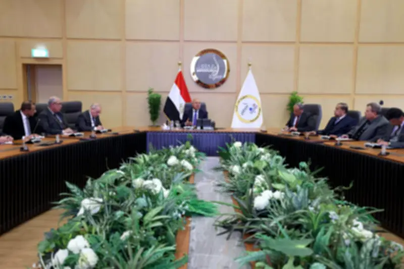 وزير النقل يوجه بإعادة هيكلة جداول تشغيل قطارات السكك الحديدية لتحسين الخدمة