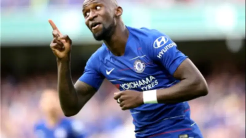 تقارير إسبانية: ريال مدريد يبدأ مفاوضات تجديد عقد المدافع الألماني أنطونيو روديجر