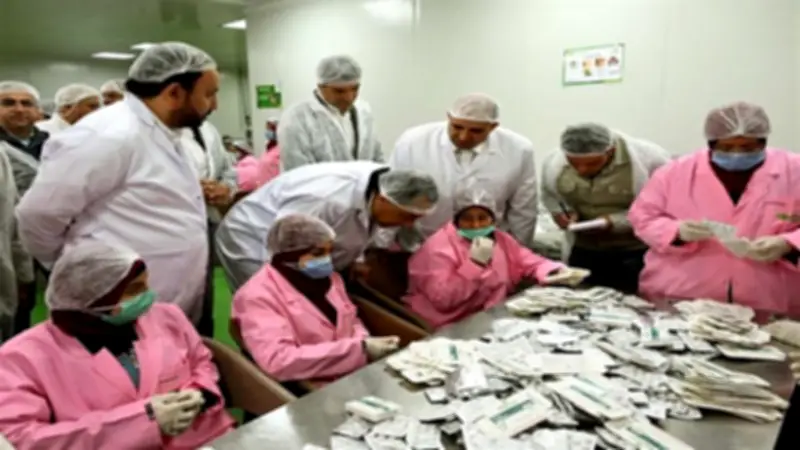 رئيس الوزراء يتفقد مصنع المكملات الغذائية في بنها ويطلع على إنجازات الشركة