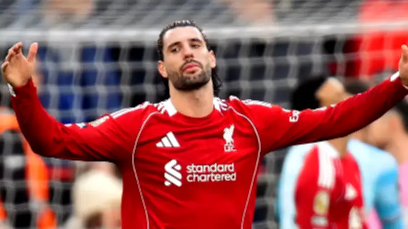 سوبوسلاي ينفعل على جماهير ليفربول ويحذر زملاءه بعد هزيمة قاسية أمام مانشستر سيتي