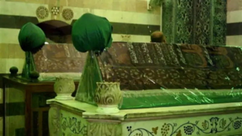 ضريح صلاح الدين الأيوبي في دمشق: شاهد خالد على تاريخ القائد الذي حرر القدس