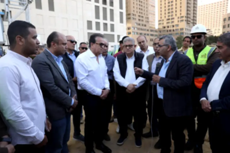 وزير الصحة يتفقد مستشفى بولاق الدكرور ومشروع بولاق أبو العلا الجديد