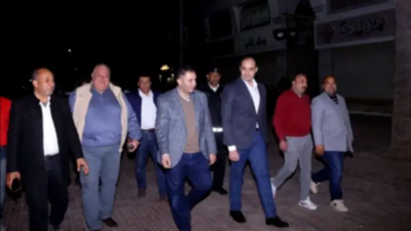 محافظ دمياط يقود حملة ليلية ثانية لضمان إغلاق المحال في رأس البر
