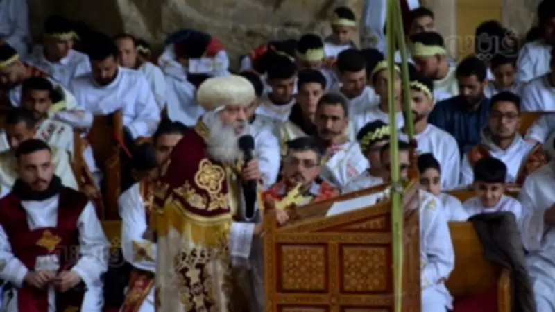 دير القديس سمعان يزين بسعف النخيل والورود احتفالاً بعيد الشعانين