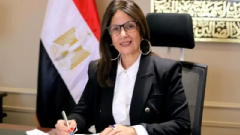 وزيرة الثقافة تتابع انتظام العمل عن بُعد وتؤكد على ترشيد الموارد والتحول الرقمي