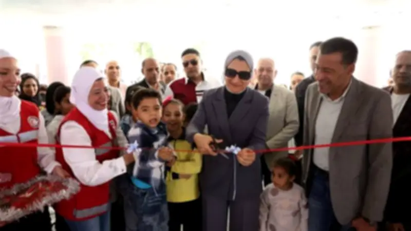 محافظ الوادي الجديد تفتتح معرضًا خيريًا بمناسبة يوم اليتيم العالمي تحت شعار "الإنسانية تجمعنا"