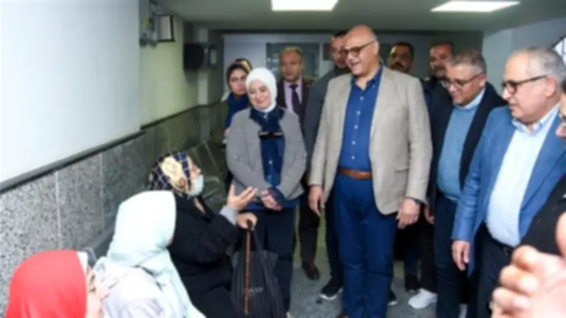محافظ الإسكندرية يتفقد مستشفيي عبدالناصر وطلبة سبورتنج لضمان كفاءة الأجهزة الطبية