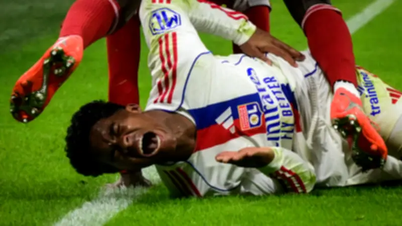 أزمة ليون تتفاقم.. إندريك يواصل جفافه التهديفي في التعادل مع أنجيه