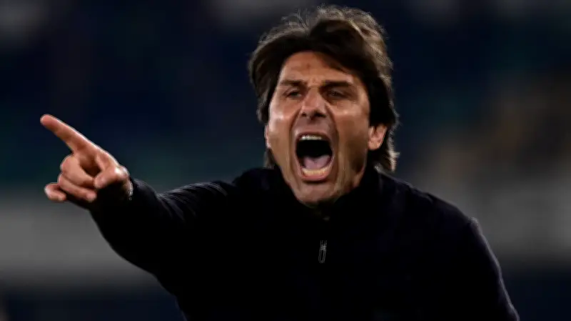 كونتي يُبدي حماسًا للعودة لتدريب إيطاليا في ظل أزمة اتحادية وتغييرات جذرية