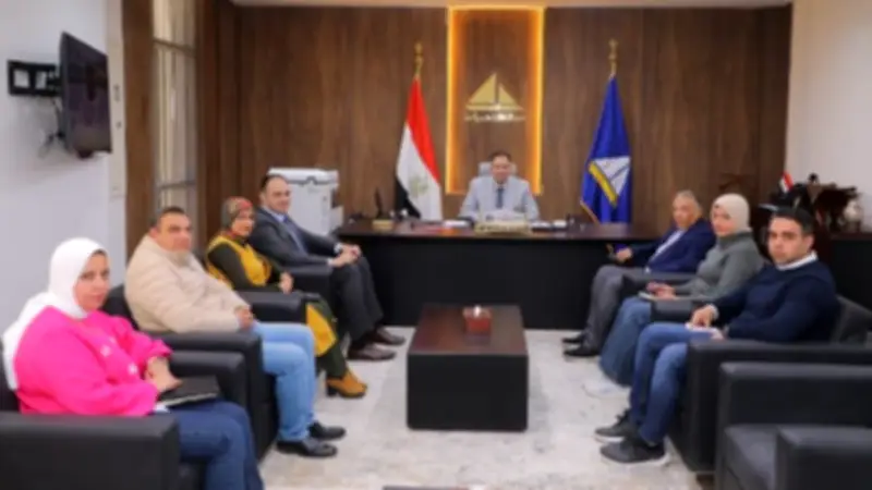 محافظ دمياط يترأس اجتماعاً لمتابعة المشروعات التنموية بالمحافظة