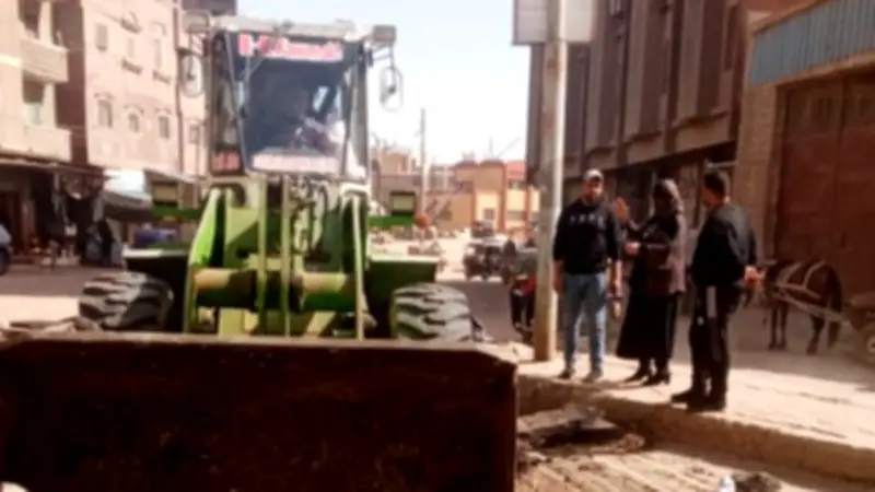 محافظ كفر الشيخ يتفقد أعمال تطوير ورصف شارع النيل ببيلا ضمن الخطة الاستثمارية