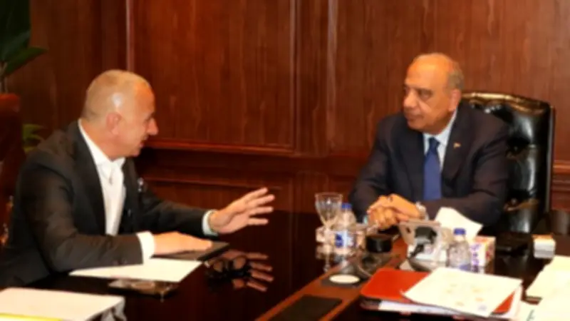 عصمت يبحث مستجدات مشروع توفير التغذية الكهربائية في نطاق جهاز مستقبل مصر