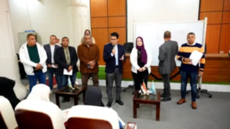 نائب محافظ مطروح يتفقد القافلة التعليمية لطلاب الثانوية العامة بمكتبة مصر العامة