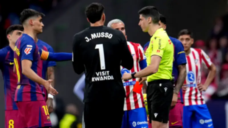 رئيس أتلتيكو مدريد يهاجم قرارات التحكيم ويشكو من الظلم أمام الريال وبرشلونة