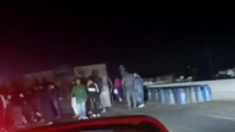 انقلاب سيارة محملة بأسطوانات غاز على الطريق الدولي طنطا - كفر الشيخ دون إصابات