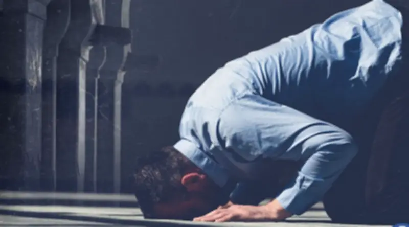 دار الإفتاء توضح حكم قراءة القرآن في الركوع والسجود: تفاصيل الفتوى الشرعية