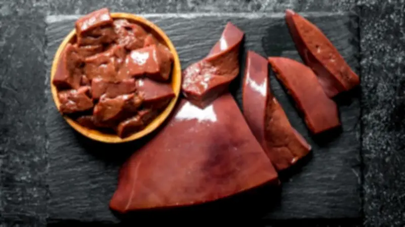 ماذا يحدث لجسمك عند تناول الكبدة الفاسدة؟ تحذيرات صحية خطيرة