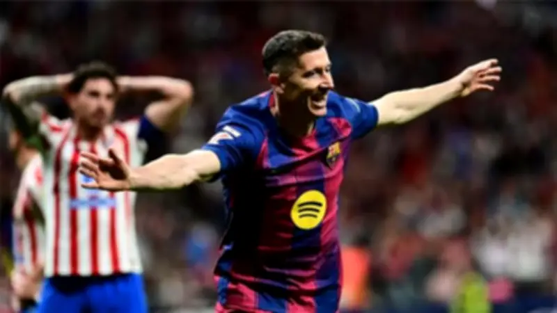 برشلونة يتحرك لضم فيسنيك أسلاني بديلًا لليفاندوفسكي في صفقة صيفية محتملة