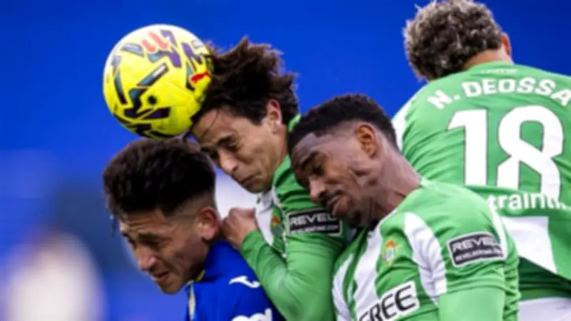 ريال بيتيس يخطو لضم الظهير المغربي سفيان الكرواني مجاناً في الصيف