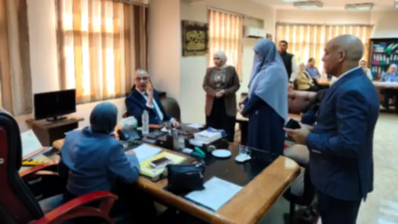 محافظ الجيزة يتفقد مديرية الإسكان والمرافق ويوجه بتسريع التنفيذ وتذليل المعوقات