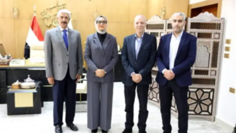 محافظ الوادي الجديد تبحث دعم إنشاء معامل تكنولوجية بالمدارس مع شركة فوسفات مصر