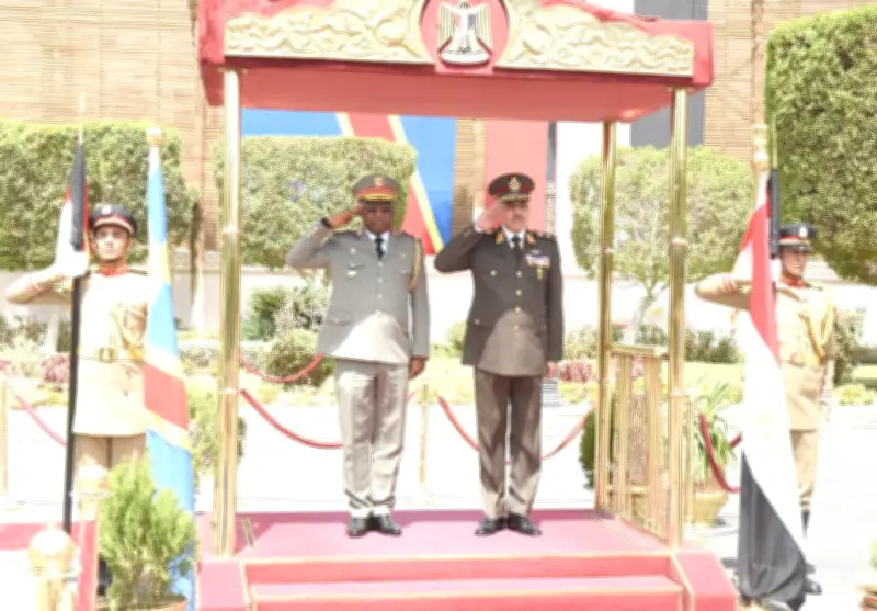 رئيس الأركان المصري يلتقي نظيره الكونغولي لتعزيز التعاون العسكري المشترك