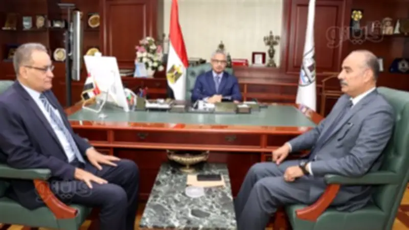 محافظ بني سويف يوجه وكيل التعليم الجديد بتطوير الأداء والارتقاء بالخدمات