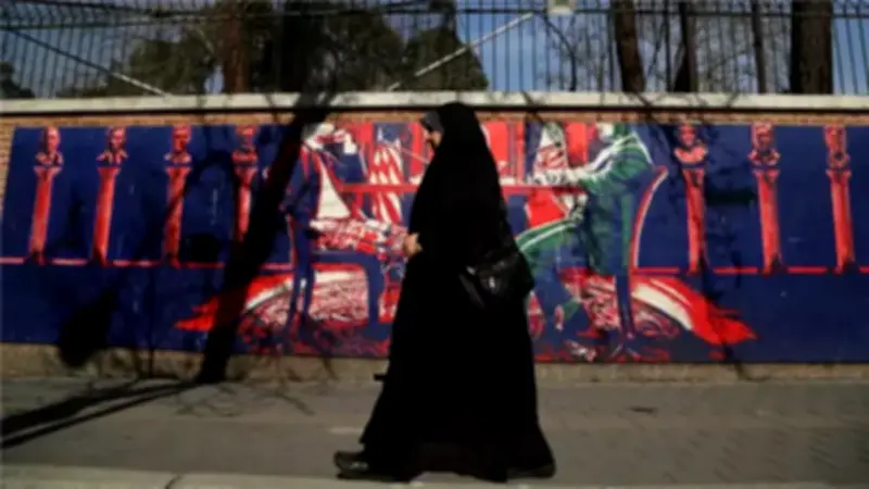 ذا جارديان: ترامب يبحث عن مخرج غير مذل من الحرب الإيرانية.. وأخطاء أمريكية ورطت واشنطن في صراع بلا نهاية