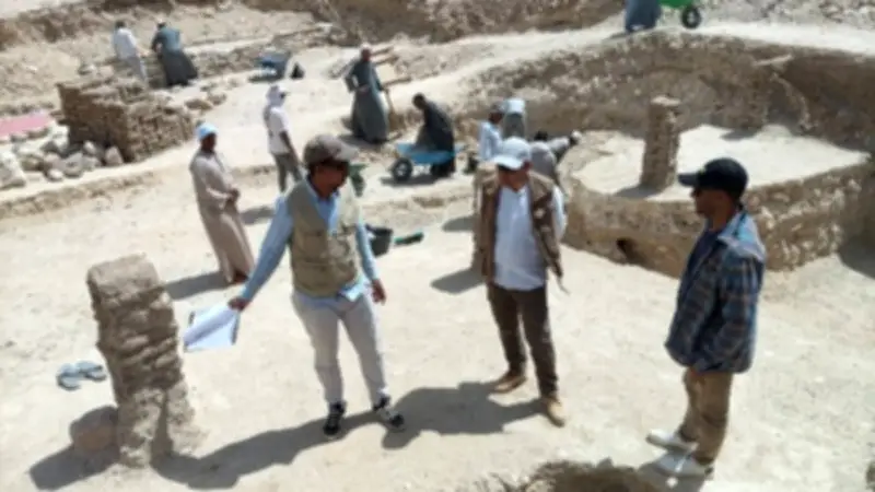 جولة ميدانية لمدير آثار الأقصر تتابع حفائر العساسيف وذراع أبو النجا والوديان الغربية