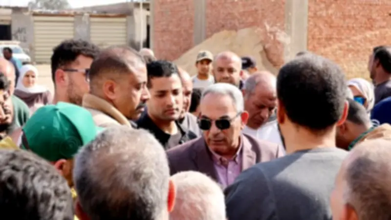 محافظ الإسماعيلية يتفقد منطقة العبور استجابة لشكاوى المواطنين ويوجه بحلول عاجلة