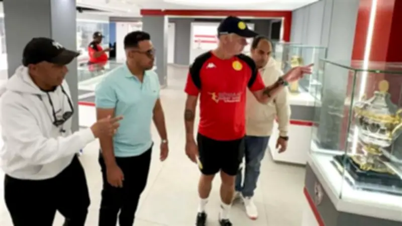 الزمالك يستضيف النجم الجنوب أفريقي مارك فيش في جولة تاريخية بمقر النادي