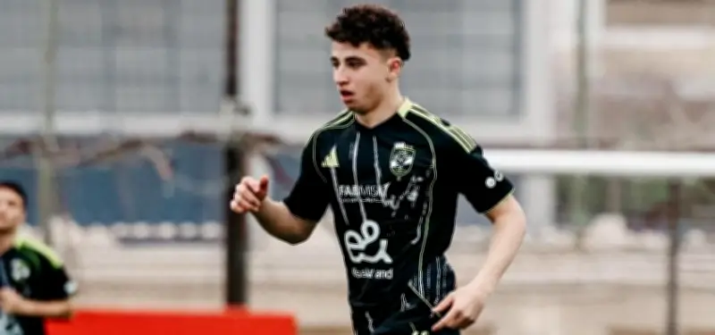 فحوصات طبية مكثفة لبلال عطية بعد إصابته في مباراة الأهلي وطلائع الجيش