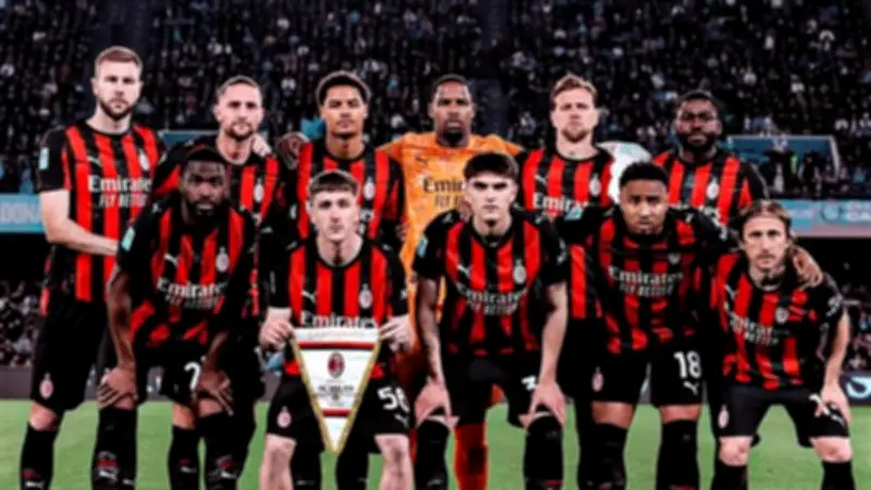 تعادل سلبي بين نابولي وميلان في الشوط الأول بلقاء حاسم بالدوري الإيطالي