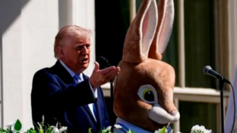 أرنب الفصح يسرق الأضواء من خطاب ترامب العسكري في البيت الأبيض وسط أجواء احتفالية