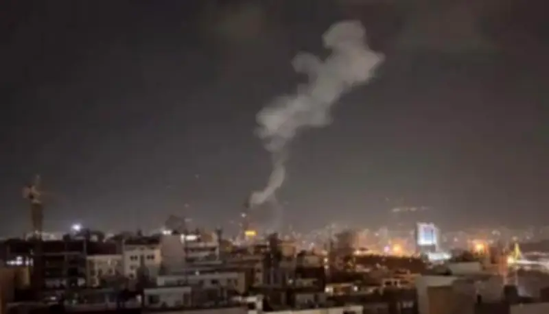 إعلام إيراني: هجوم جديد على مطار كاشان وقصف شمال غربي طهران