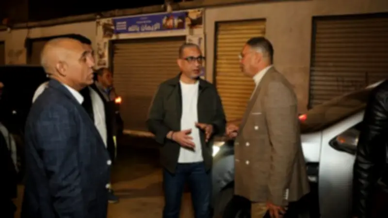 محافظ الجيزة يقود جولة ليلية مفاجئة في قرى أوسيم لمراقبة مواعيد غلق المحال