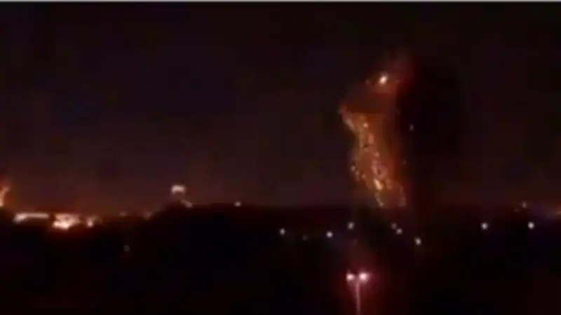 إيران تعلن استهداف مصادر الطاقة الإسرائيلية بمئات الصواريخ وتؤكد إصابات مباشرة