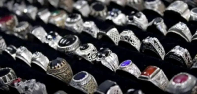 أسعار الفضة في مصر تشهد استقراراً نسبياً اليوم وسط ترقب الأسواق