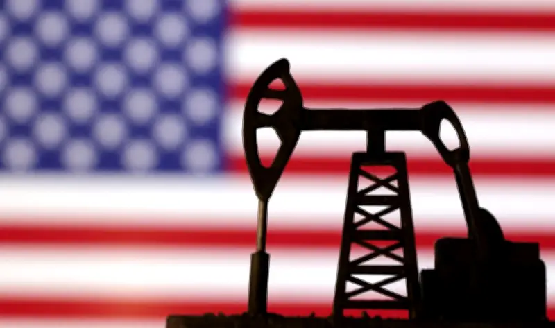 ارتفاع أسعار النفط الخام الأمريكي إلى مستويات قياسية مع استمرار أزمة الإمدادات العالمية