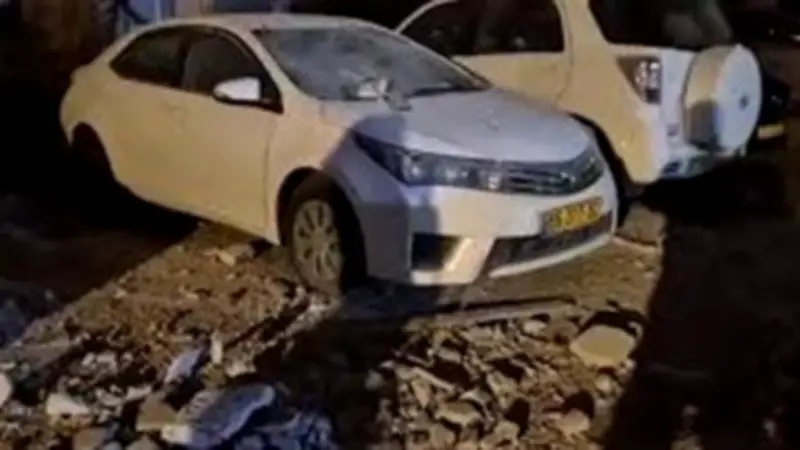 إعلام عبري: سقوط صواريخ انشطارية إيرانية في تل أبيب وأضرار مادية في رامات هشارون