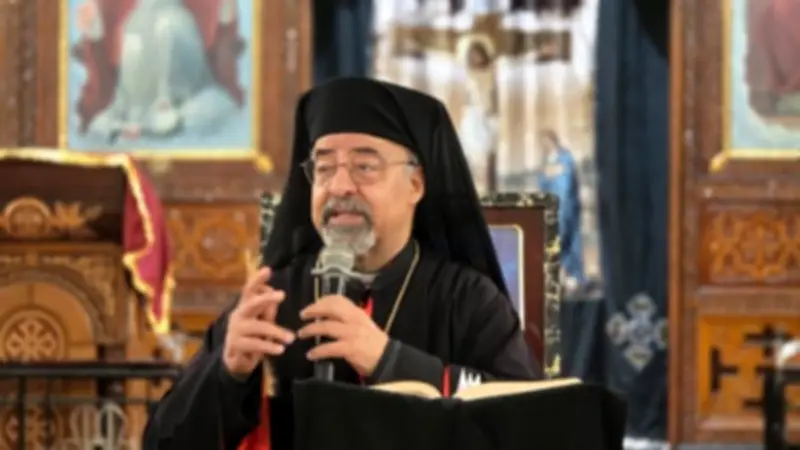 البطريرك إبراهيم إسحق يترأس صلاة البصخة المقدسة بقويسنا في ليلة الثلاثاء