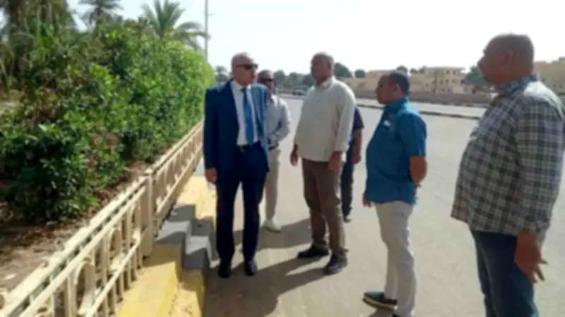 محافظ الأقصر يقود جولة ميدانية موسعة للتأكد من النظافة وإزالة الإشغالات