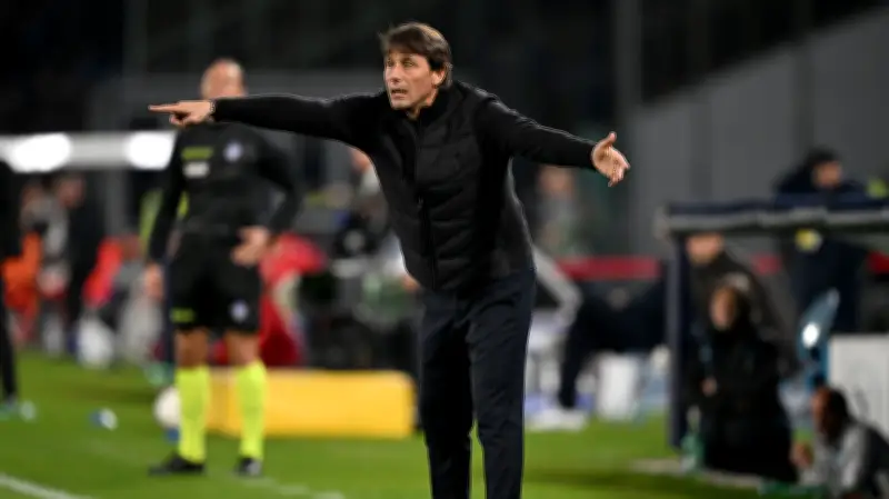 كونتي يفتح الباب للعودة لقيادة المنتخب الإيطالي بعد أزمة التأهل لكأس العالم