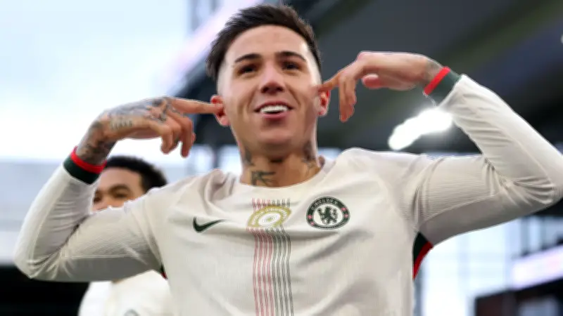 إنزو فرنانديز يصر على الرحيل من تشيلسي لتحقيق حلم الانضمام لريال مدريد