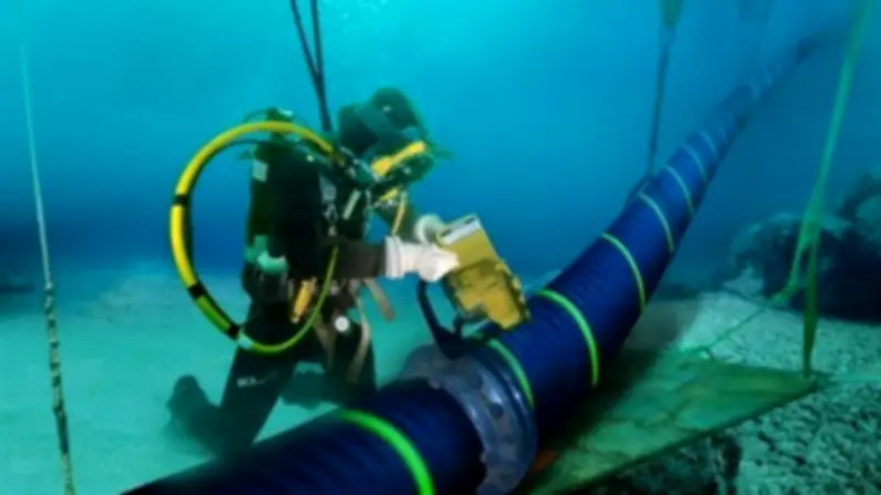 تهديد إيراني بقطع الإنترنت العالمي عبر مضيق هرمز ردا على تحذيرات ترامب