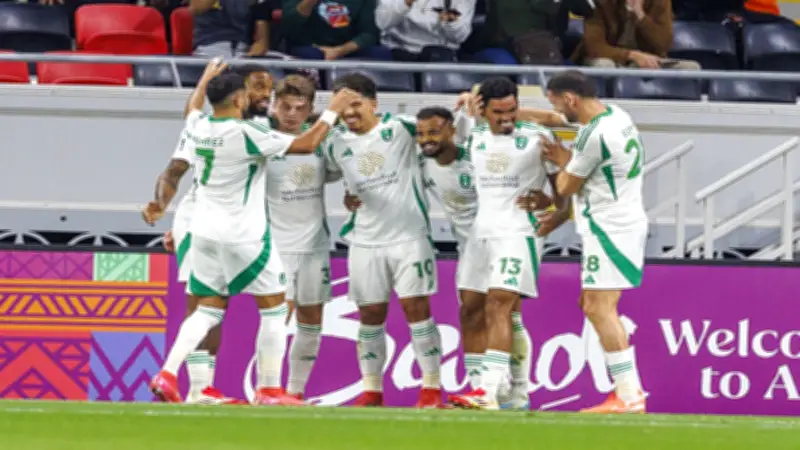 تقرير طبي يطمئن الأهلي.. روجير إيبانيز ينجو من تمزق العضلة الخلفية