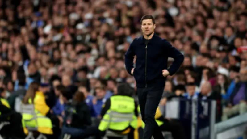 تشابي ألونسو يستعد لتدريب ليفربول أو مانشستر سيتي في البريميرليج