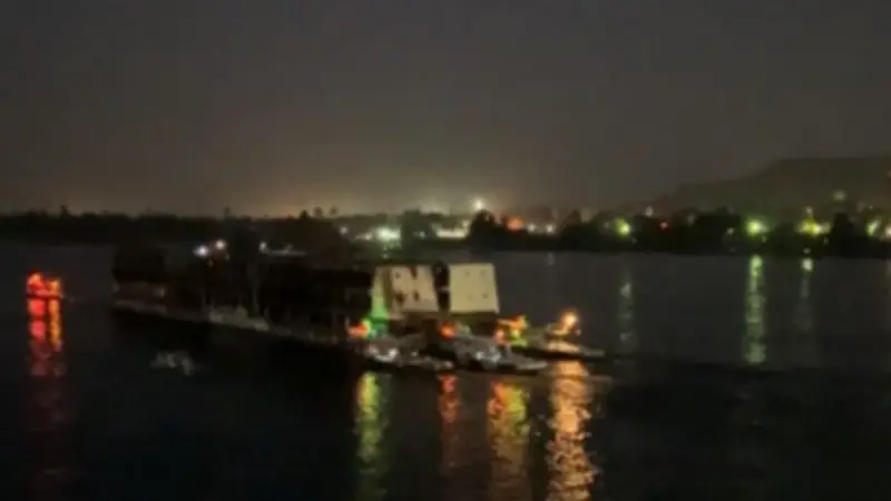 إنقاذ ناجح: تسيير باخرة نيلية متعطلة أسفل كوبرى دندرة العلوى بقنا دون إصابات